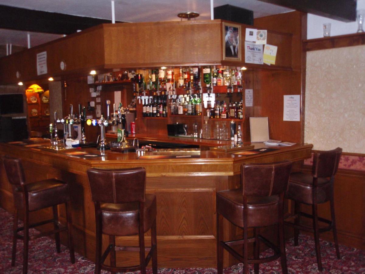 The Flask Inn Robin Hood's Bay Bagian luar foto